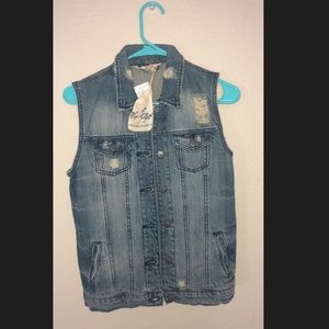 Jean Vest
